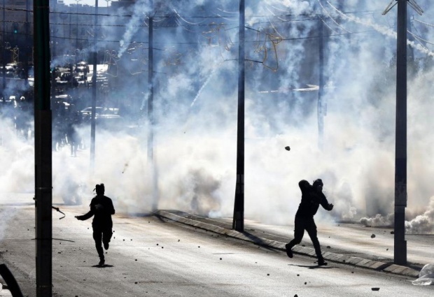Сблъсъци между палестинци и израелски полицаи, има убити и десетки ранени
