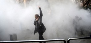 Арестуваните в Иран протестиращи може да получат смъртни присъди