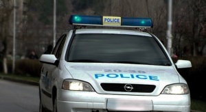 Баща стреля по полицаи, търсещи сина му