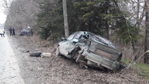 Трима пострадаха при катастрофа между две коли в Шумен