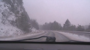 Снегонавявания ограничават движението на тежки камиони по пътя Видин - Монтана