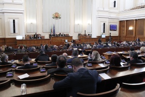 Кабинетът „Борисов 3“ оцеля, 131 депутата гласуваха срещу вота на недоверие