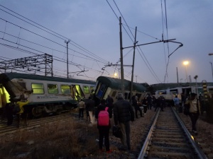 Хора загинаха в дерейлирал влак в Италия