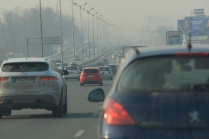 Столична община: Въздухът отново е мръсен, слезте от автомобилите