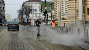 В София метат и мият улиците