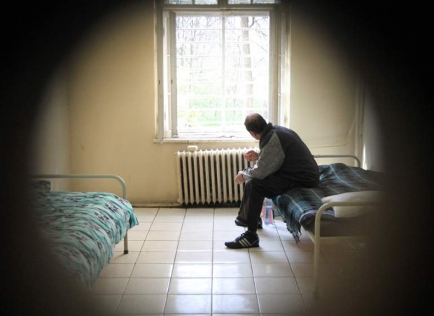 Държавата ще закрива домове за лица с психични разстройства