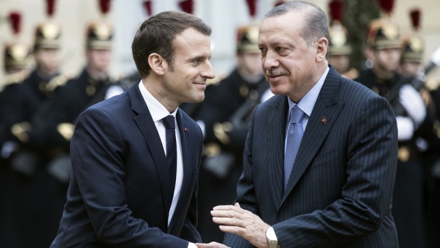 Протести посрещнаха Ердоган в Париж