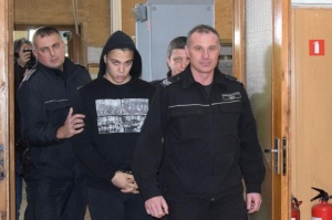 Обвинен в опит за убийство ученик от Варна получи мярка „задържане под стража“