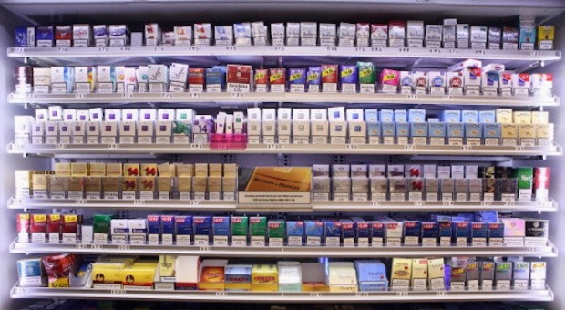 Солени глоби в Гърция за пушещите в автомобилите