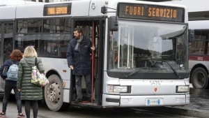 Италия отбелязва 8-и март с масови транспортни стачки