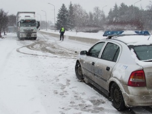 Ограничиха движението по магистрала "Тракия" заради обилен снеговалеж