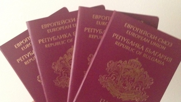 В Албания задържаха българи поради фалшифициране на паспорти и лични карти
