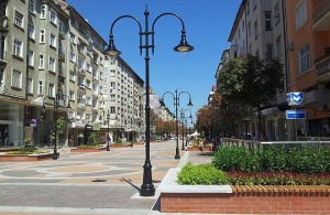 В центъра на София: Без сергии и билбордове, само маси под тенти
