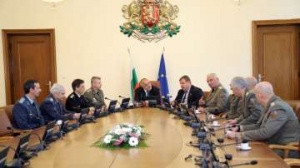 Бойко Борисов се срещна с Красимир Каракачанов и висши военни