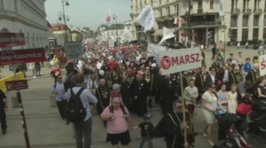 Многохиляден протест против абортите в Полша