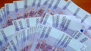 34 000 евро задържаха митнически и гранични служители на ГКПП Калотина