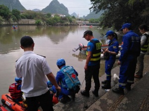 17 души загинаха след инцидент с две лодки-дракони в Китай