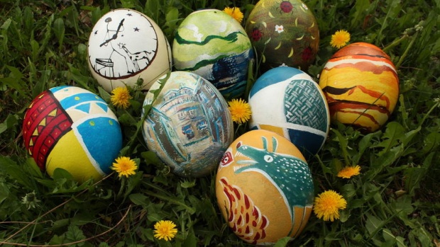 Рекордно боядисване на яйца във Велинград