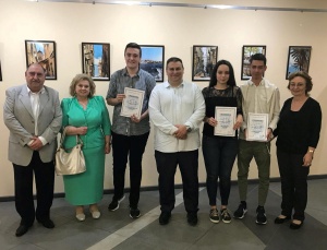 Емил Радев награди победителите в конкурс за есе на Първа езикова гимназия във Варна