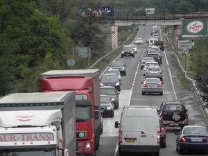 Тапа към Дунав мост в Русе заради катастрофа между кола и ТИР