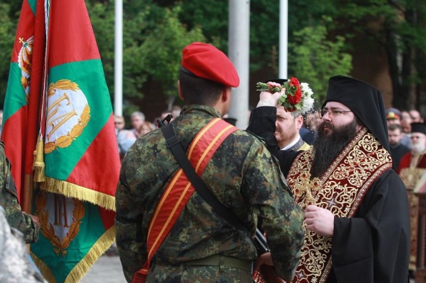 Тържествен водосвет на бойните знамена на Българската армия
