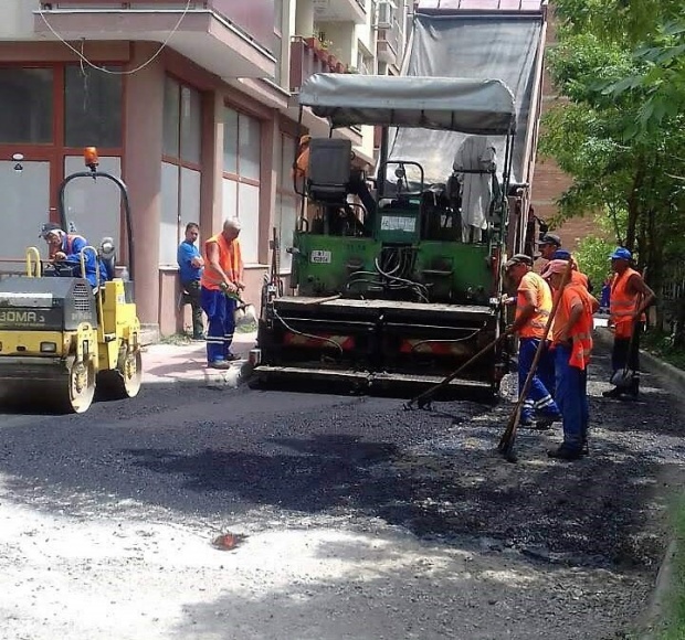 Продължават ремонтите на пътна инфраструктура във великотърновските квартали