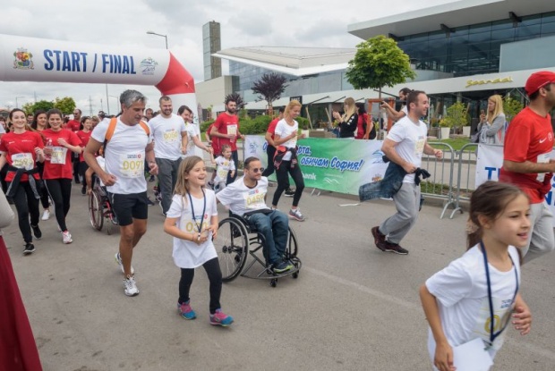 Над 1000 души - хора с увреждания и техни приятели, участваха в маратона Run2Gether