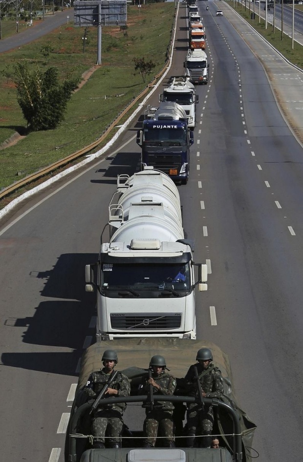 Бразилия e блокирана от стачка на шофьори на камиони