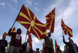 Опозицията в Македония иска предсрочни избори