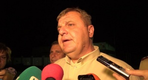 Модернизацията на Българската армия е закъснял процес, призна Каракачанов