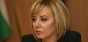 Манолова: Със смяната на един министър, държавата не спира да съществува