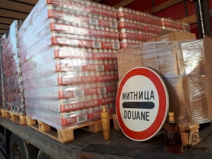 Хиляди бутилки нелегален алкохол хванати на ГКПП "Дунав мост 2"