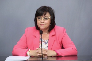 Нинова иска оставката на шефа на КЕВР, дава го и на прокурор