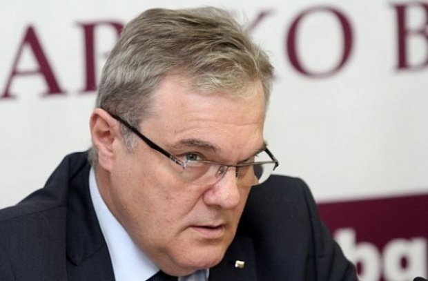 Румен Петков и АБВ искат оставката на Валентин Радев
