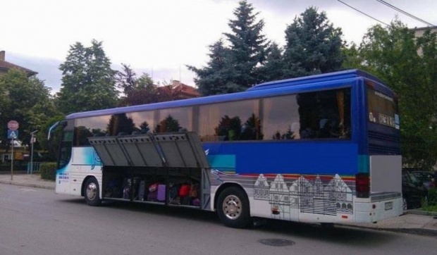 Протест спира междуградските автобуси за 90 минути днес
