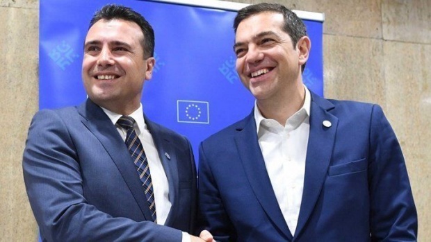 Правителството на Ципрас оцеля при вота на недоверие, Гърция и Македония подписват споразумение за името