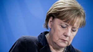 Тотален срив в рейтинга на правителството на Меркел