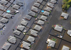 62-ма са вече загиналите от наводненията в Япония, още 45 се издирват