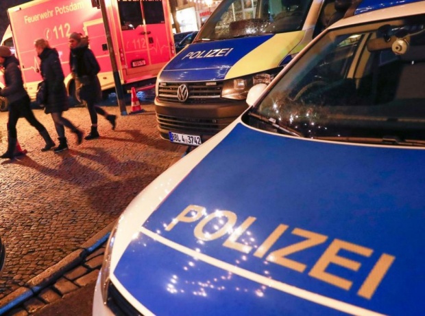 Автобус се сблъска с линейка в Германия, десетки са ранени
