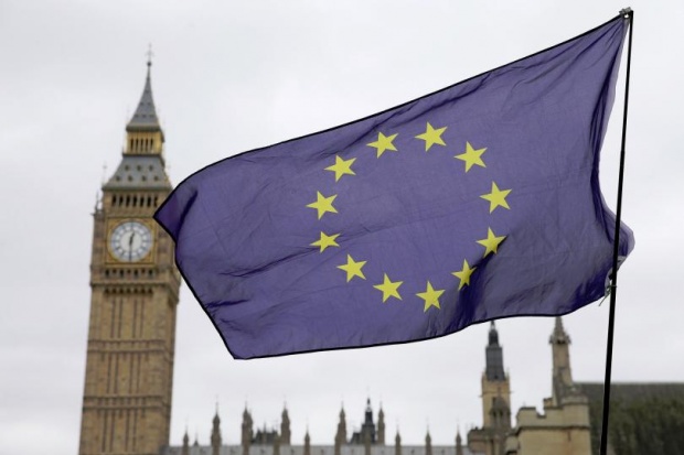 След Брекзит: Англия запазва кредитите за студенти от ЕС през 2019 г.