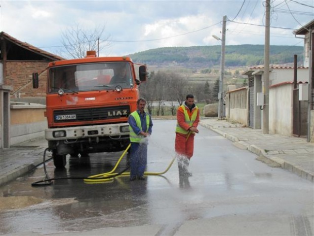 Затварят улици в центъра на София - мият ги