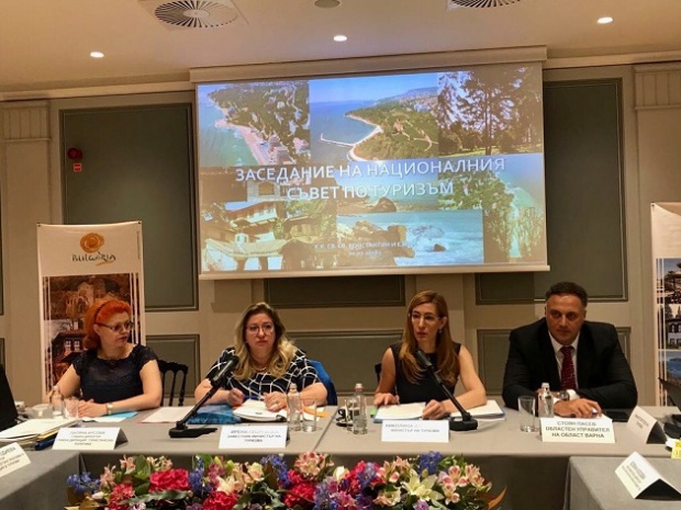Ангелкова: Предвиждаме мащабна маркетингова кампания за туризма през 2019 г.