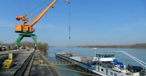 Пристанище Свищов забрани на корабите от Румъния да изхвърлят отпадъци