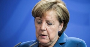 Консервативният блок на Ангела Меркел с рекордно нисък рейтинг
