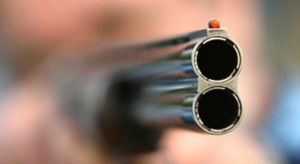 Мъж насочи незаконна пушка срещу роднина