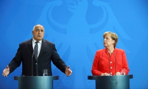 Меркел притисна Борисов: Върнете си бежанците! Той пак отказа