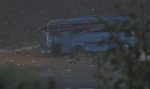Пазят шофьора на автобуса-ковчег край Своге да не се самоубие