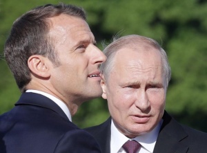 Макрон поканил Путин във Франция