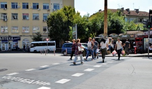 Подновяват маркировката на пешеходните пътеки във Велико Търново