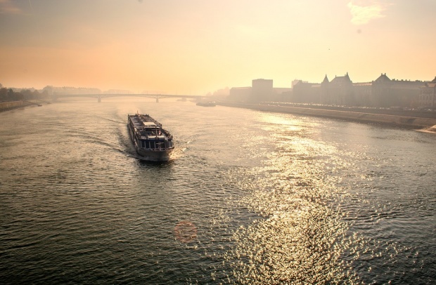 Ниското ниво на река Дунав затруднява корабоплаването